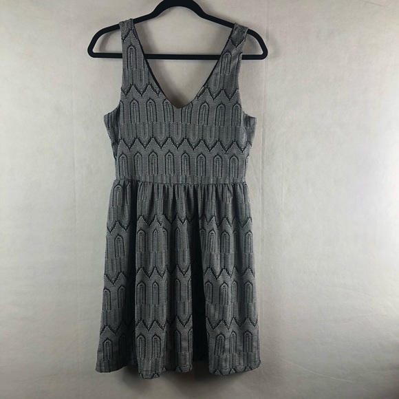 Lucky Brand small skater dress cathedral pattern - Picture 3 of 8